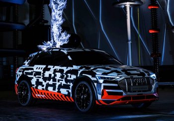 Появились новые сведения о первом серийном элекрокроссовере Audi