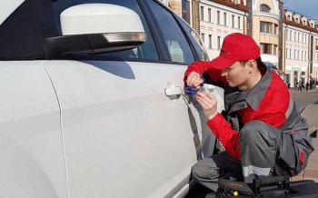 Как без проблем вскрыть автомобиль при севшем аккумуляторе с помощью М-Замок: от старых до новых моделей